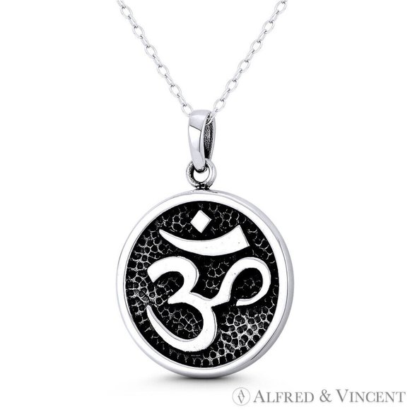 Om Aum Symbol Hindu / Buddhist Charm Pendant in Oxidized .925 Sterling Silver - Picture 1 of 1